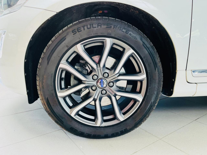 Photo 21 de l'offre de VOLVO XC60  D3 150 ch Summum Geartronic 8 à 19990€ chez Occasions Champenoises