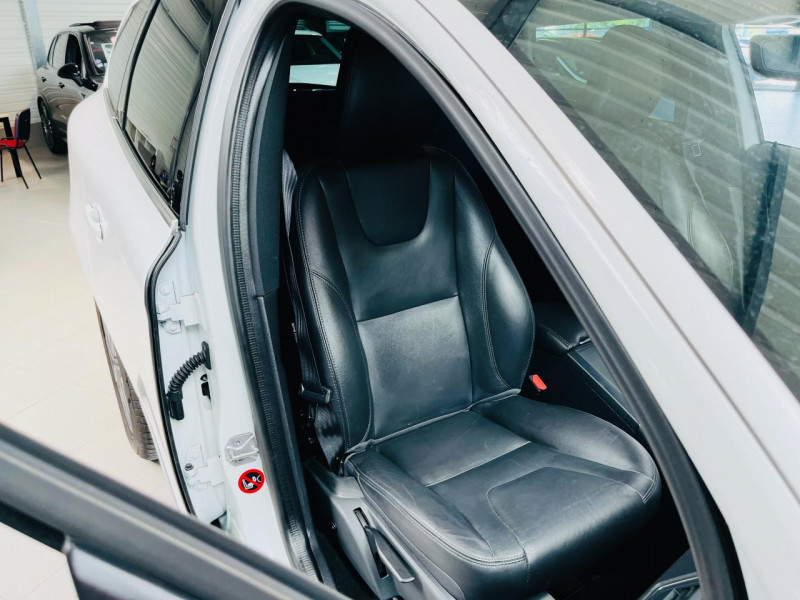 Photo 17 de l'offre de VOLVO XC60  D3 150 ch Summum Geartronic 8 à 19990€ chez Occasions Champenoises