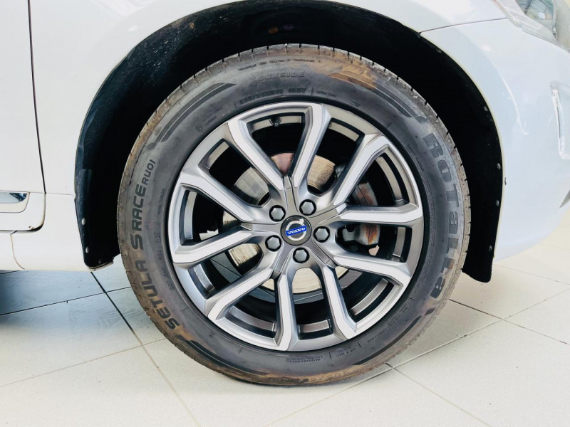Photo 24 de l'offre de VOLVO XC60  D3 150 ch Summum Geartronic 8 à 19990€ chez Occasions Champenoises