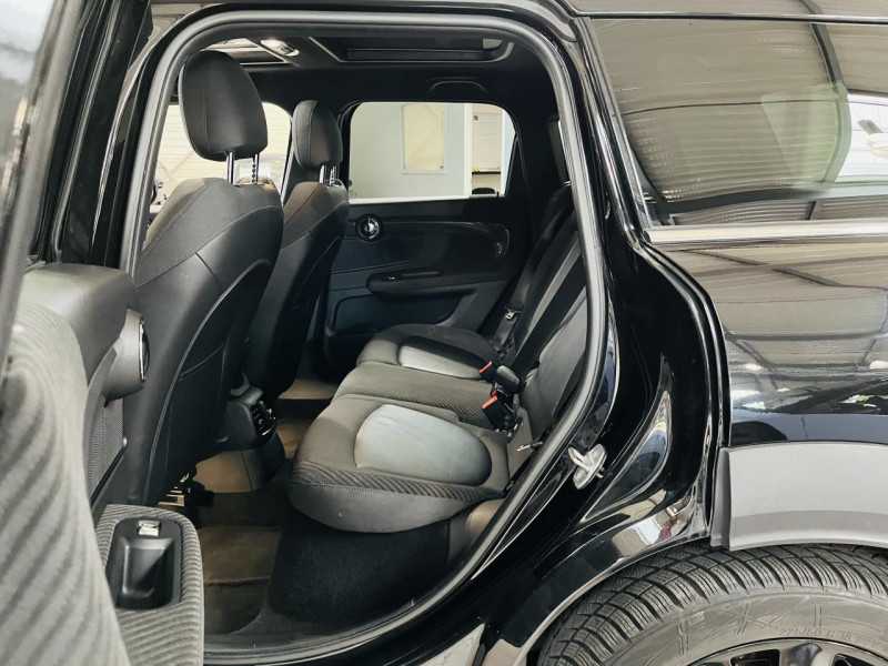 Photo 10 de l'offre de MINI COUNTRYMAN  Cooper SE  136ch + 88ch  ALL4 BVA6 à 16990€ chez Occasions Champenoises