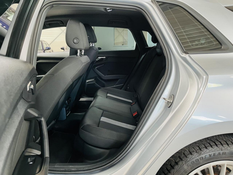 Photo 12 Audi A3 SPORTBACK  40 TFSIe 204 S tronic 6 Design Hybride Floret Silver Metallic en vente chez Occasions Champenoises Photo 12 de l'offre de AUDI A3 SPORTBACK  40 TFSIe 204 S tronic 6 Design à 22990€ chez Occasions Champenoises