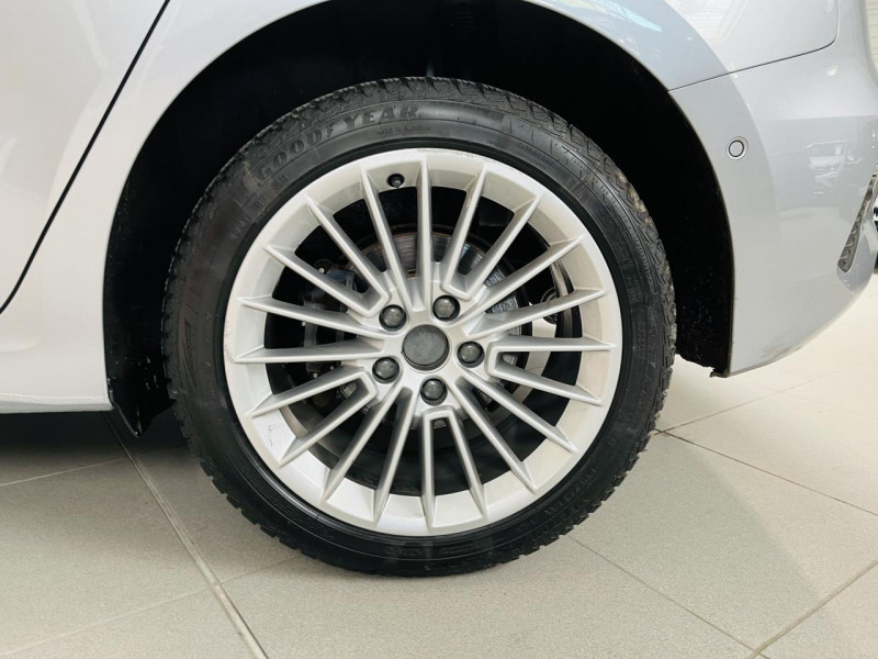 Photo 22 Audi A3 SPORTBACK  40 TFSIe 204 S tronic 6 Design Hybride Floret Silver Metallic en vente chez Occasions Champenoises Photo 22 de l'offre de AUDI A3 SPORTBACK  40 TFSIe 204 S tronic 6 Design à 22990€ chez Occasions Champenoises