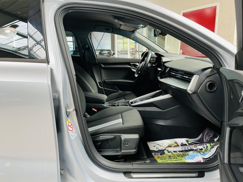 Photo 15 Audi A3 SPORTBACK  40 TFSIe 204 S tronic 6 Design Hybride Floret Silver Metallic en vente chez Occasions Champenoises Photo 15 de l'offre de AUDI A3 SPORTBACK  40 TFSIe 204 S tronic 6 Design à 22990€ chez Occasions Champenoises