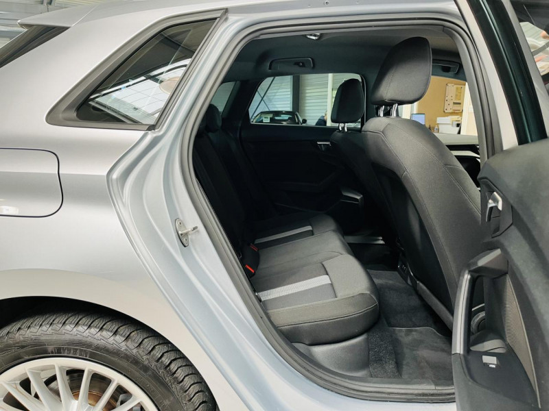 Photo 14 Audi A3 SPORTBACK  40 TFSIe 204 S tronic 6 Design Hybride Floret Silver Metallic en vente chez Occasions Champenoises Photo 14 de l'offre de AUDI A3 SPORTBACK  40 TFSIe 204 S tronic 6 Design à 22990€ chez Occasions Champenoises