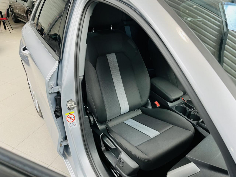 Photo 16 de l'offre de AUDI A3 SPORTBACK  40 TFSIe 204 S tronic 6 Design à 22990€ chez Occasions Champenoises