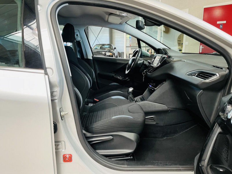 Photo 12 de l'offre de PEUGEOT 208  1.6 VTi 120ch BVM5 Allure à 7490€ chez Occasions Champenoises