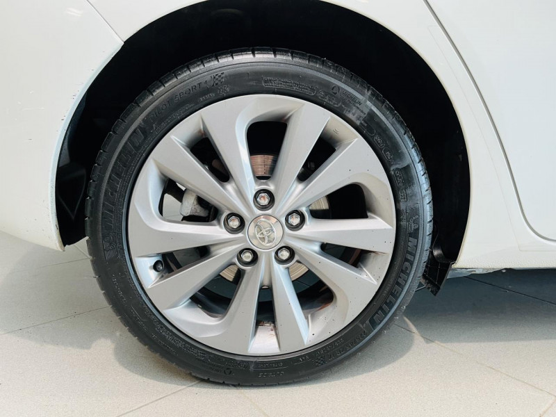 Photo 21 de l'offre de TOYOTA AURIS Hybride 136h CVT Style à 13490€ chez Occasions Champenoises