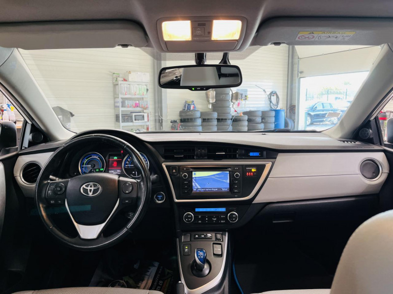 Photo 3 de l'offre de TOYOTA AURIS Hybride 136h CVT Style à 13490€ chez Occasions Champenoises