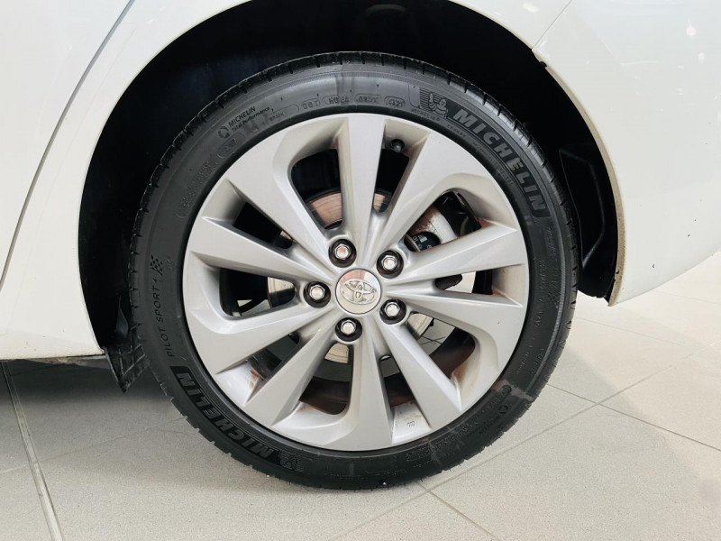 Photo 20 de l'offre de TOYOTA AURIS Hybride 136h CVT Style à 13490€ chez Occasions Champenoises