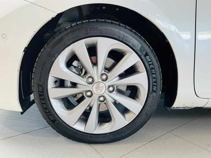 Photo 19 de l'offre de TOYOTA AURIS Hybride 136h CVT Style à 13490€ chez Occasions Champenoises