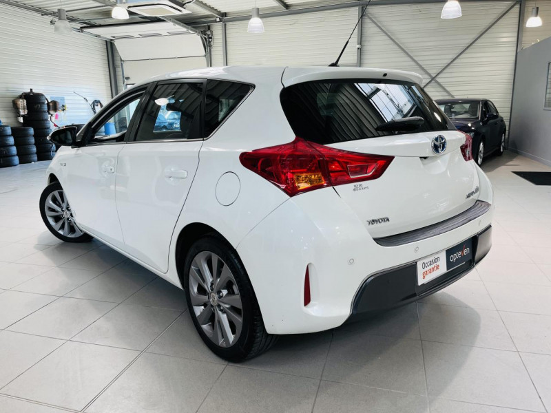 Photo 16 de l'offre de TOYOTA AURIS Hybride 136h CVT Style à 13490€ chez Occasions Champenoises