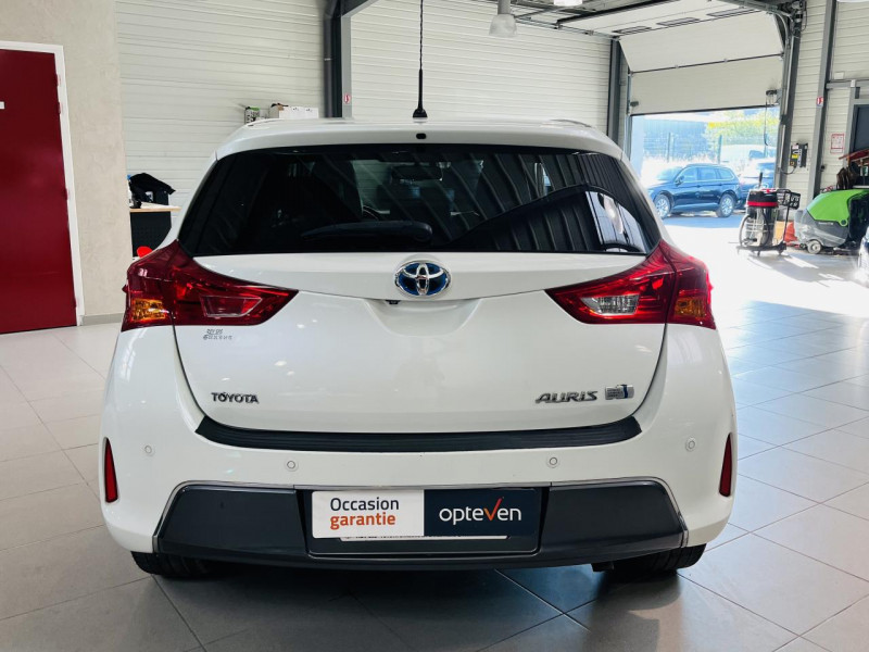 Photo 17 de l'offre de TOYOTA AURIS Hybride 136h CVT Style à 13490€ chez Occasions Champenoises