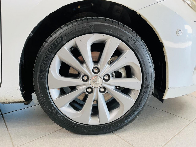 Photo 22 de l'offre de TOYOTA AURIS Hybride 136h CVT Style à 13490€ chez Occasions Champenoises
