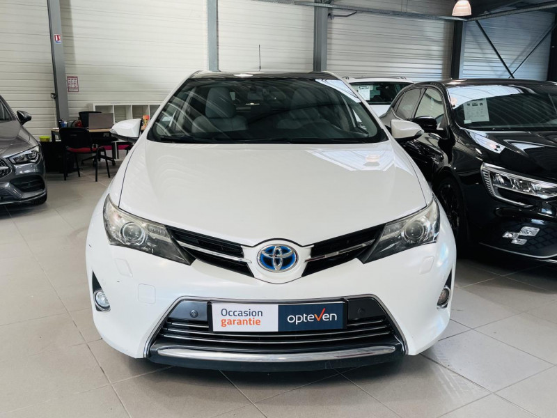 Photo 2 de l'offre de TOYOTA AURIS Hybride 136h CVT Style à 13490€ chez Occasions Champenoises