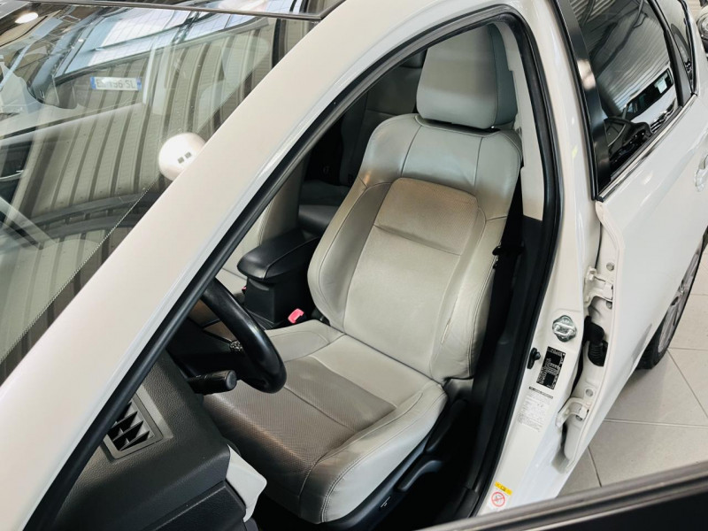Photo 9 de l'offre de TOYOTA AURIS Hybride 136h CVT Style à 13490€ chez Occasions Champenoises