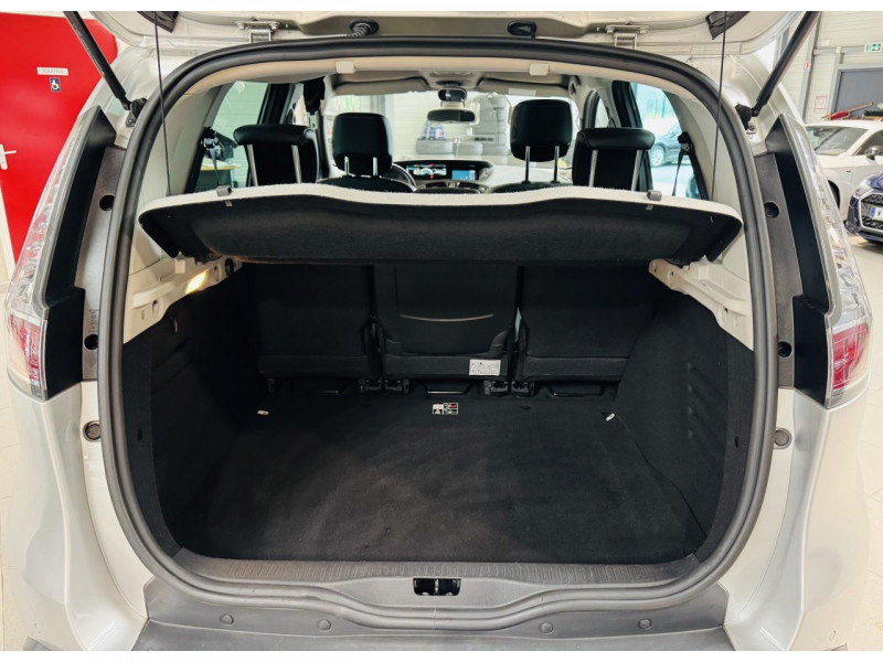 Photo 10 de l'offre de RENAULT SCENIC III  dCi 110 FAP eco2 Zen EDC à 11990€ chez Occasions Champenoises