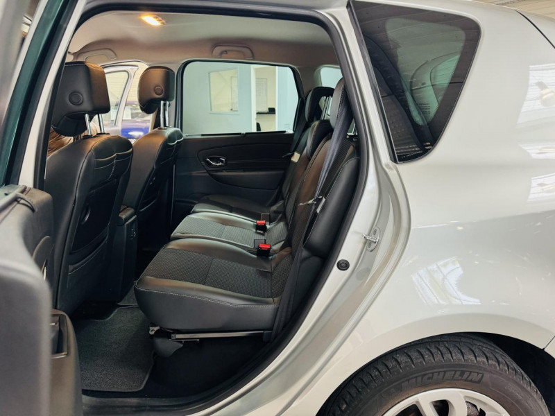 Photo 9 de l'offre de RENAULT SCENIC III  dCi 110 FAP eco2 Zen EDC à 11990€ chez Occasions Champenoises