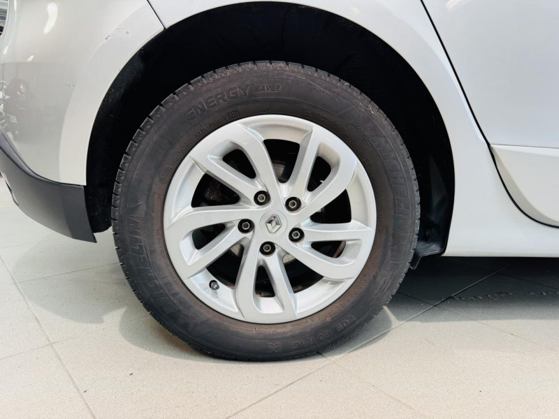 Photo 20 de l'offre de RENAULT SCENIC III  dCi 110 FAP eco2 Zen EDC à 11990€ chez Occasions Champenoises