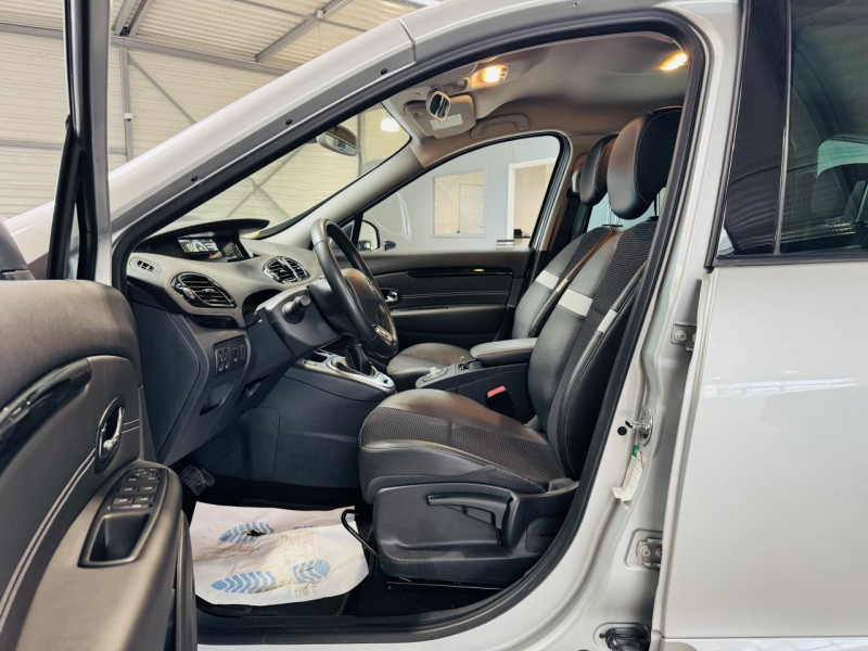 Photo 8 de l'offre de RENAULT SCENIC III  dCi 110 FAP eco2 Zen EDC à 11990€ chez Occasions Champenoises