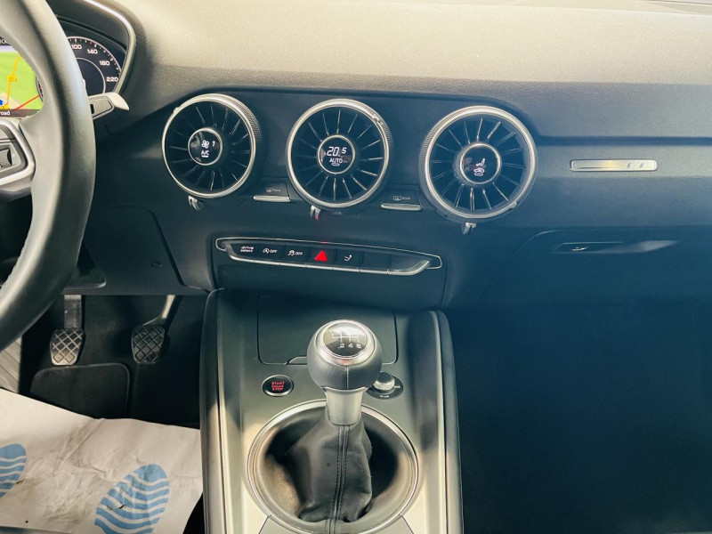 Photo 6 Audi TT COUPE III (2) COUPE 45 TFSI 245 S-LINE ESSENCE Glacier White Metallic en vente chez Occasions Champenoises Photo 6 de l'offre de AUDI TT COUPE III (2) COUPE 45 TFSI 245 S-LINE à 33990€ chez Occasions Champenoises