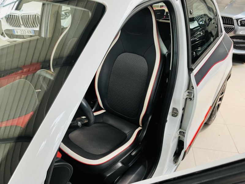 Photo 9 de l'offre de RENAULT TWINGO 0.9 TCe 90 Energy Intens à 8990€ chez Occasions Champenoises
