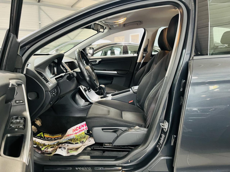 Photo 8 de l'offre de VOLVO XC60  D3 150 ch Kinetic à 18990€ chez Occasions Champenoises