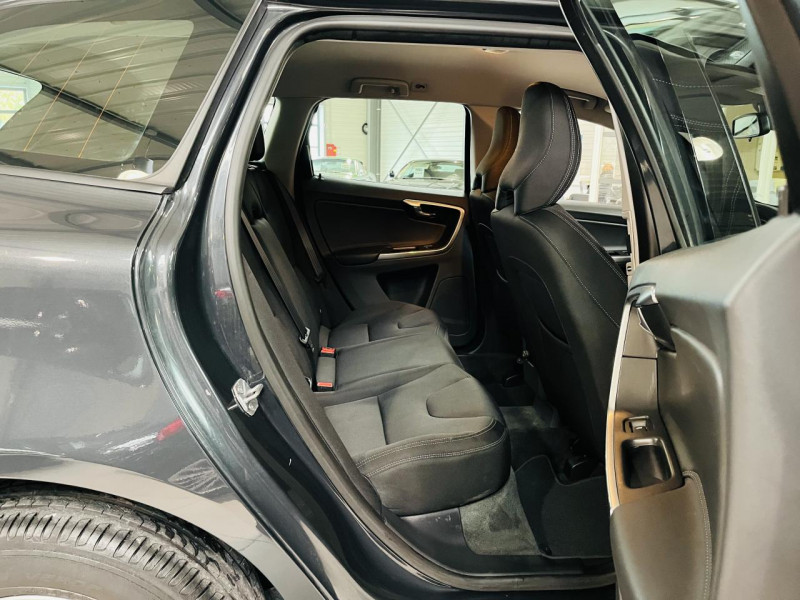 Photo 11 de l'offre de VOLVO XC60  D3 150 ch Kinetic à 18990€ chez Occasions Champenoises