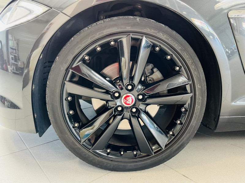 Photo 22 de l'offre de JAGUAR XF  2.2 D 163 Black Edition BVA 8 à 13990€ chez Occasions Champenoises