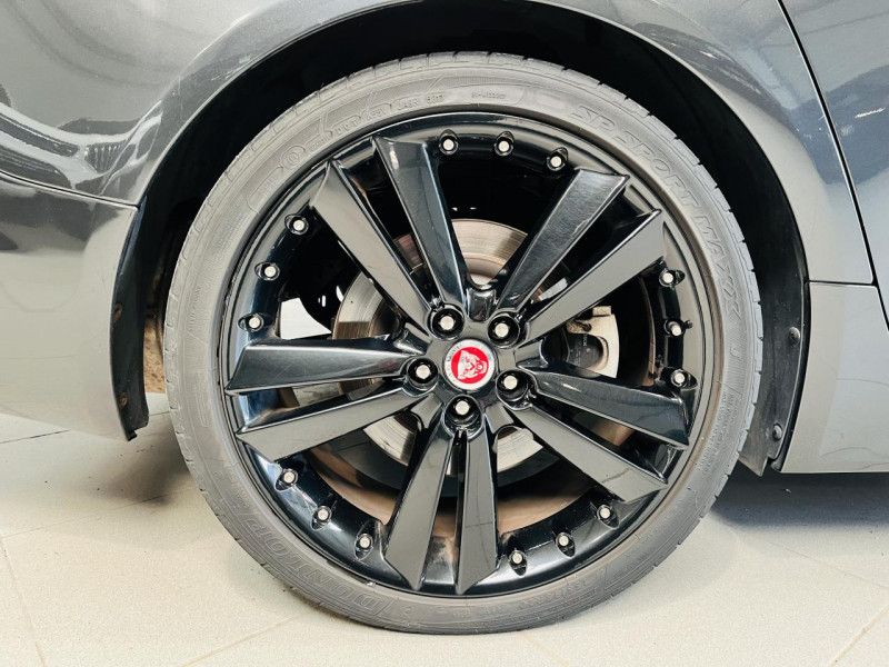 Photo 24 de l'offre de JAGUAR XF  2.2 D 163 Black Edition BVA 8 à 13990€ chez Occasions Champenoises