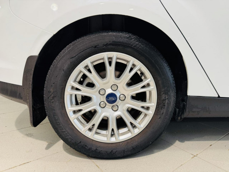 Photo 19 de l'offre de FORD FOCUS  1.6 TDCi 115 FAP S&S Titanium à 9990€ chez Occasions Champenoises