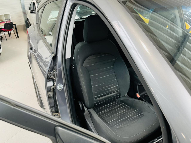 Photo 13 de l'offre de HYUNDAI ix35  1.6 GDi 135 2WD Blue Drive Pack Inventive à 11990€ chez Occasions Champenoises