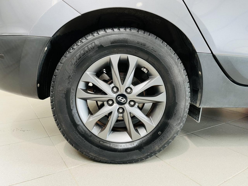 Photo 19 Hyundai ix35  1.6 GDi 135 2WD Blue Drive Pack Inventive ESSENCE Gris métallisé en vente chez Occasions Champenoises Photo 19 de l'offre de HYUNDAI ix35  1.6 GDi 135 2WD Blue Drive Pack Inventive à 11990€ chez Occasions Champenoises