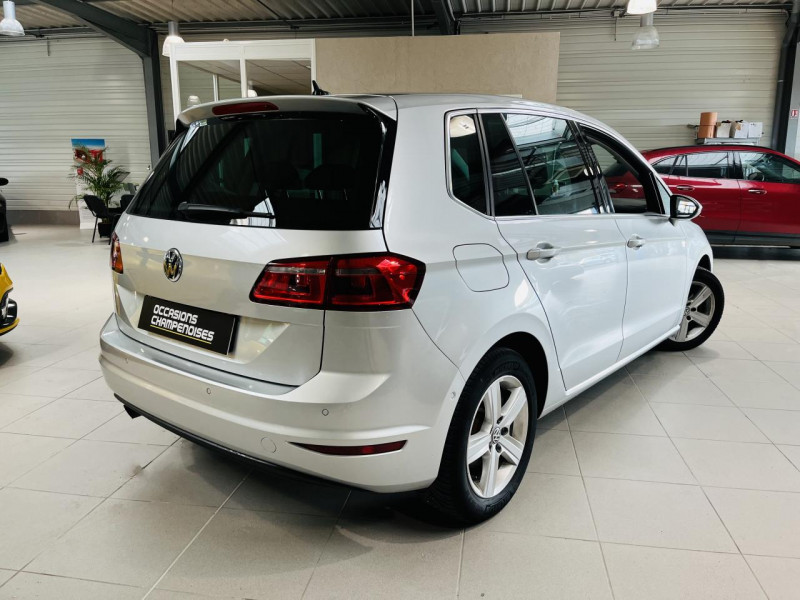 Photo 17 Volkswagen GOLF SPORTSVAN  1.2 TSI 110 DSG7 Highline  ESSENCE Gris métallisé en vente chez Occasions Champenoises Photo 17 de l'offre de VOLKSWAGEN GOLF SPORTSVAN  1.2 TSI 110 DSG7 Highline  à 12490€ chez Occasions Champenoises