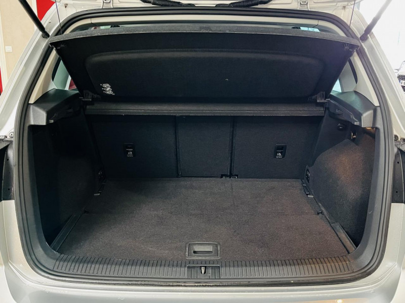 Photo 11 Volkswagen GOLF SPORTSVAN  1.2 TSI 110 DSG7 Highline  ESSENCE Gris métallisé en vente chez Occasions Champenoises Photo 11 de l'offre de VOLKSWAGEN GOLF SPORTSVAN  1.2 TSI 110 DSG7 Highline  à 12490€ chez Occasions Champenoises