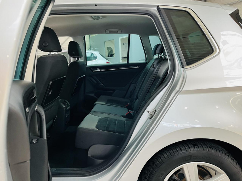 Photo 10 de l'offre de VOLKSWAGEN GOLF SPORTSVAN  1.2 TSI 110 DSG7 Highline  à 12490€ chez Occasions Champenoises