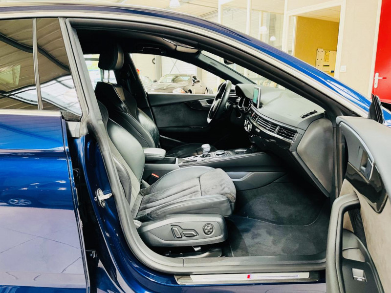 Photo 17 Audi S5 SPORTBACK V6 3.0 TFSI 354 Tiptronic 8 Quattro ESSENCE Navarra Blue Metallic en vente chez Occasions Champenoises Photo 17 de l'offre de AUDI S5 SPORTBACK V6 3.0 TFSI 354 Tiptronic 8 Quattro à 38990€ chez Occasions Champenoises