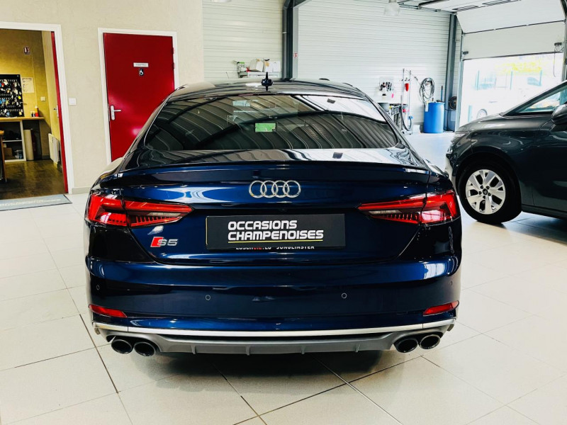 Photo 21 Audi S5 SPORTBACK V6 3.0 TFSI 354 Tiptronic 8 Quattro ESSENCE Navarra Blue Metallic en vente chez Occasions Champenoises Photo 21 de l'offre de AUDI S5 SPORTBACK V6 3.0 TFSI 354 Tiptronic 8 Quattro à 38990€ chez Occasions Champenoises