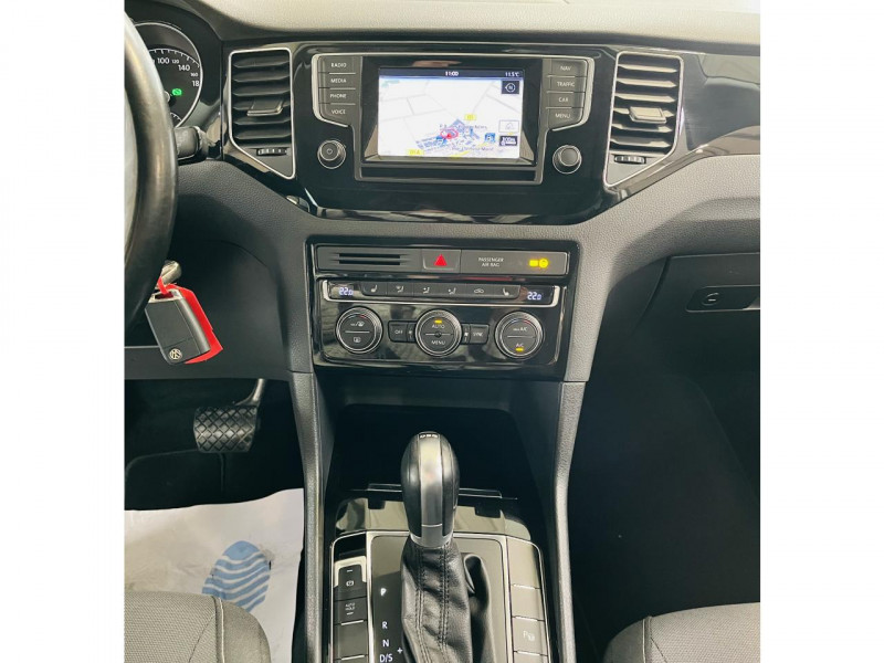 Photo 6 de l'offre de VOLKSWAGEN GOLF SPORTSVAN  1.2 TSI 110 DSG7 Highline  à 12490€ chez Occasions Champenoises