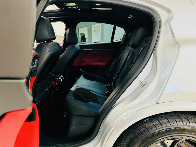 Photo 15 de l'offre de ALFA ROMEO STELVIO 2.9 V6 510ch AT8 Quadrifoglio à 52990€ chez Occasions Champenoises