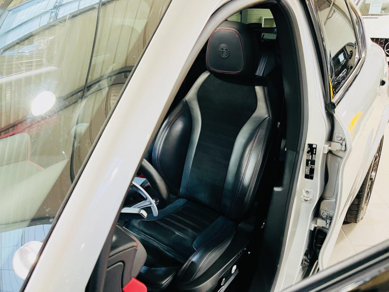 Photo 11 de l'offre de ALFA ROMEO STELVIO 2.9 V6 510ch AT8 Quadrifoglio à 52990€ chez Occasions Champenoises