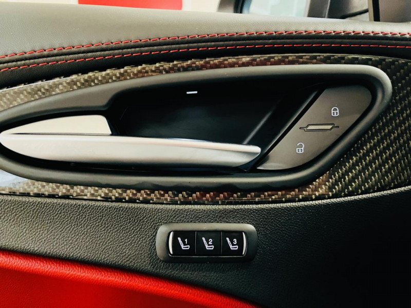 Photo 14 Alfa Romeo STELVIO 2.9 V6 510ch AT8 Quadrifoglio ESSENCE COLORE ESTERNO (St?íbrná Silverstone) en vente chez Occasions Champenoises Photo 14 de l'offre de ALFA ROMEO STELVIO 2.9 V6 510ch AT8 Quadrifoglio à 52990€ chez Occasions Champenoises