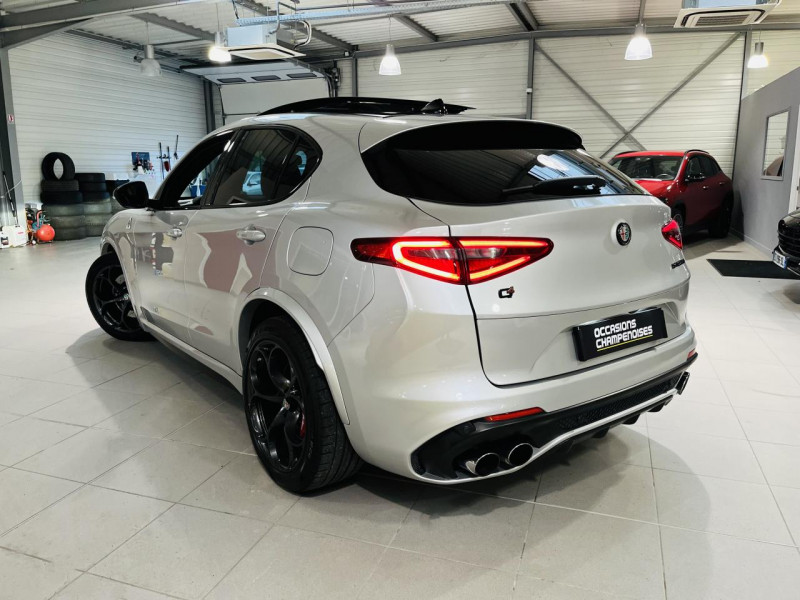 Photo 21 Alfa Romeo STELVIO 2.9 V6 510ch AT8 Quadrifoglio ESSENCE COLORE ESTERNO (St?íbrná Silverstone) en vente chez Occasions Champenoises Photo 21 de l'offre de ALFA ROMEO STELVIO 2.9 V6 510ch AT8 Quadrifoglio à 52990€ chez Occasions Champenoises