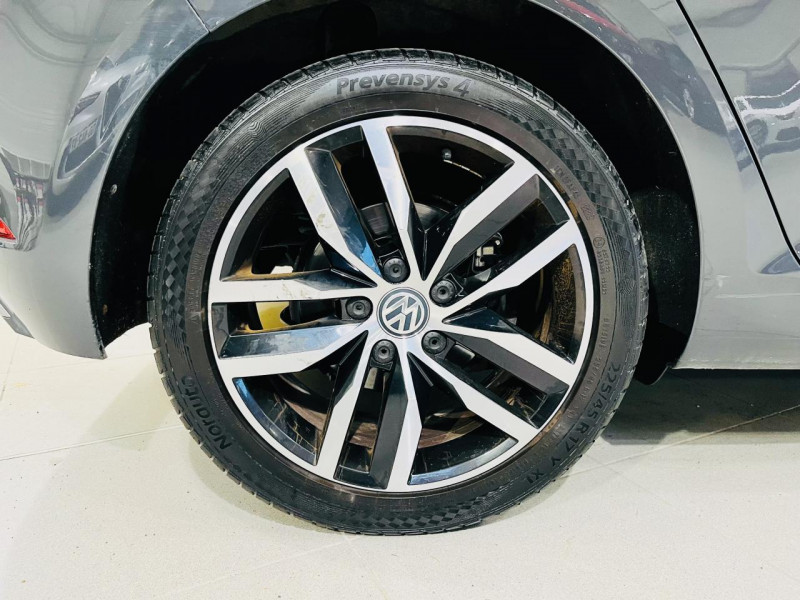 Photo 20 de l'offre de VOLKSWAGEN GOLF  2.0 16V TDI 150  Confortline Business à 14490€ chez Occasions Champenoises