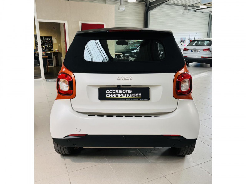 Photo 14 de l'offre de SMART FORTWO CABRIO 1.0 71 ch S&S BA6 Pure à 11990€ chez Occasions Champenoises