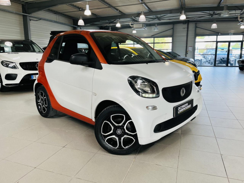 Smart FORTWO CABRIO 1.0 71 ch S&S BA6 Pure ESSENCE Blanc et Orange Occasion à vendre