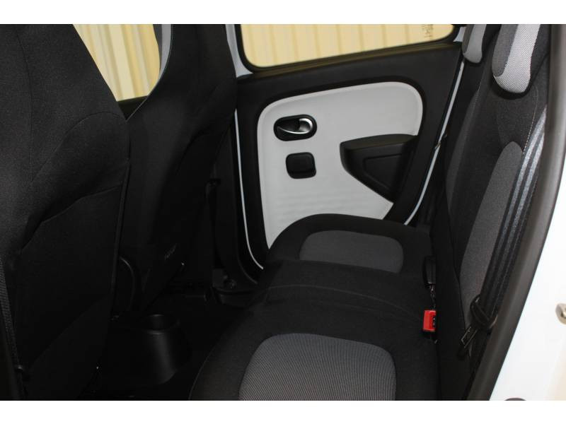 Photo 8 Renault Twingo III SCe 75 - 20 Zen essence blanc en vente chez Francepronet Car Center Photo 8 de l'offre de RENAULT Twingo III SCe 75 - 20 Zen à 9990€ chez Francepronet Car Center