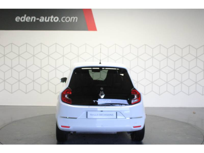 Photo 4 Renault Twingo III TCe 95 Intens essence blanc en vente chez Francepronet Car Center Photo 4 de l'offre de RENAULT Twingo III TCe 95 Intens à 10990€ chez Francepronet Car Center