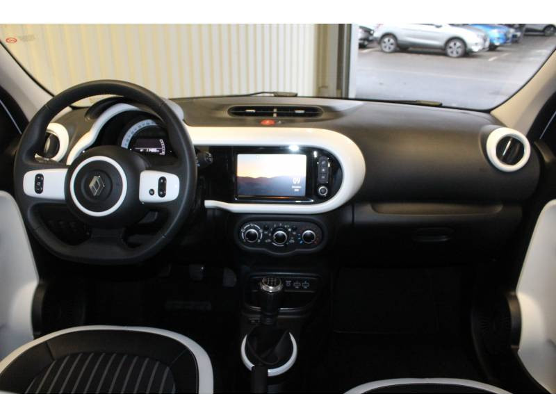 Photo 8 Renault Twingo III TCe 95 Intens essence blanc en vente chez Francepronet Car Center Photo 8 de l'offre de RENAULT Twingo III TCe 95 Intens à 10990€ chez Francepronet Car Center