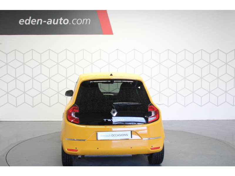 Photo 4 Renault Twingo III TCe 95 Intens essence jaune en vente chez Francepronet Car Center Photo 4 de l'offre de RENAULT Twingo III TCe 95 Intens à 11490€ chez Francepronet Car Center