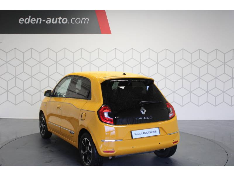 Photo 9 Renault Twingo III TCe 95 Intens essence jaune en vente chez Francepronet Car Center Photo 9 de l'offre de RENAULT Twingo III TCe 95 Intens à 11490€ chez Francepronet Car Center